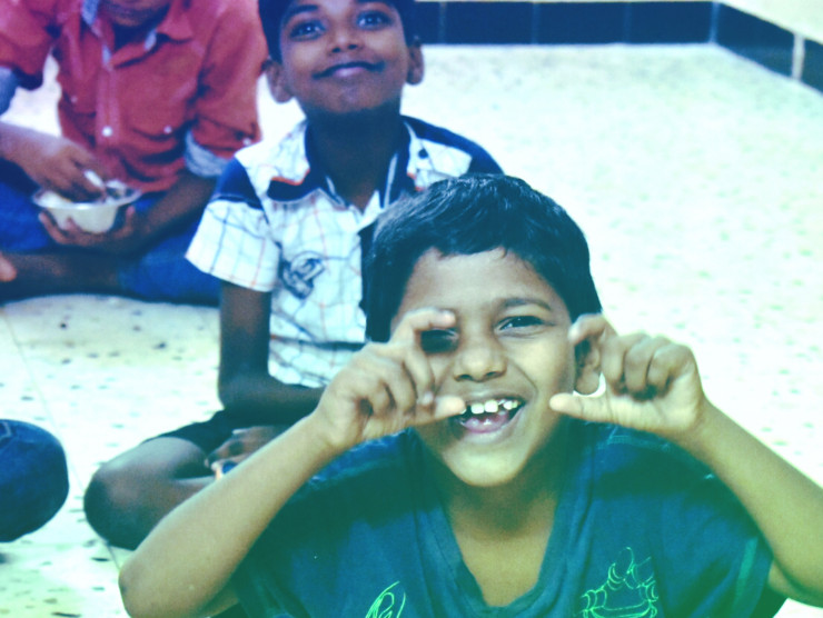 Chennai, Indien, Jungs im Shelter