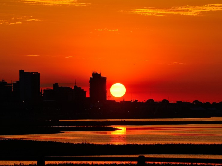 Sonnenuntergang Costanera Asuncion Paraguay