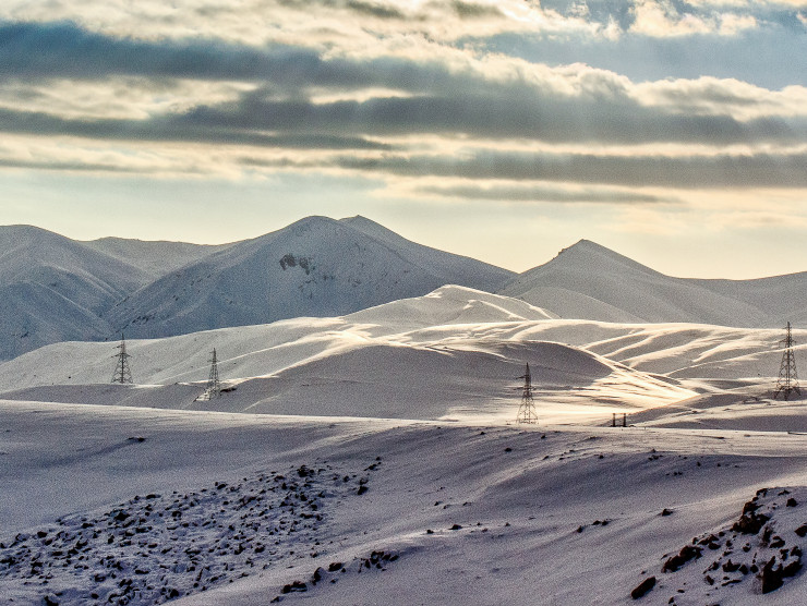 schneebedeckte Berglandschaft in Armenien